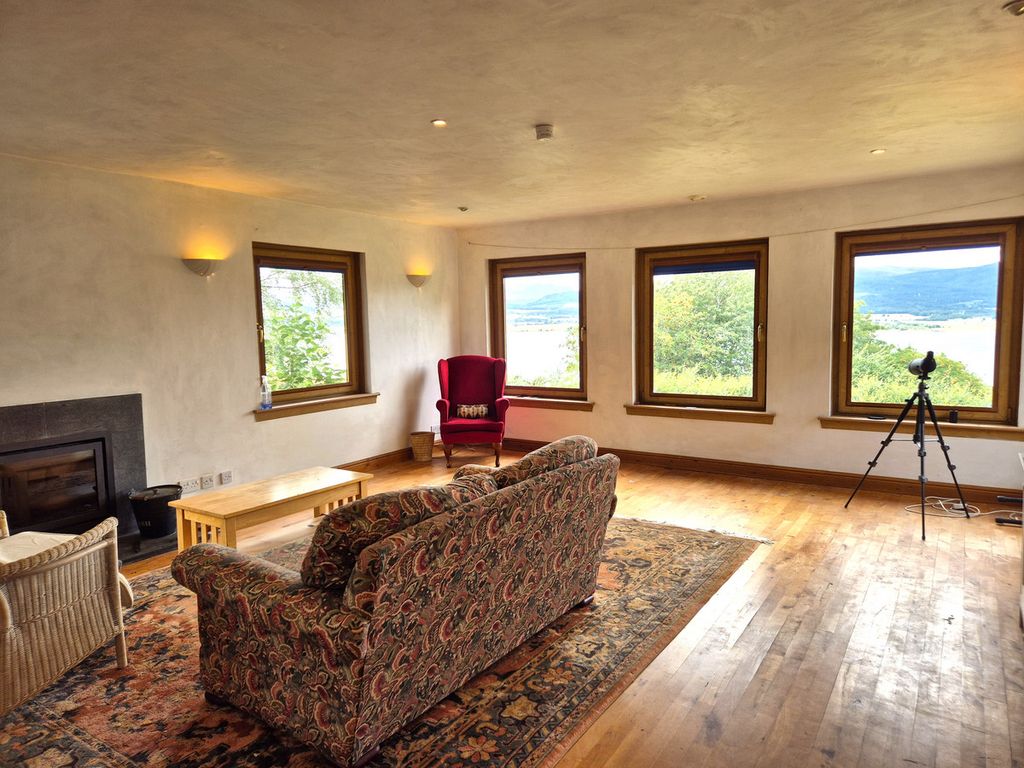 Property photo 3 of 25