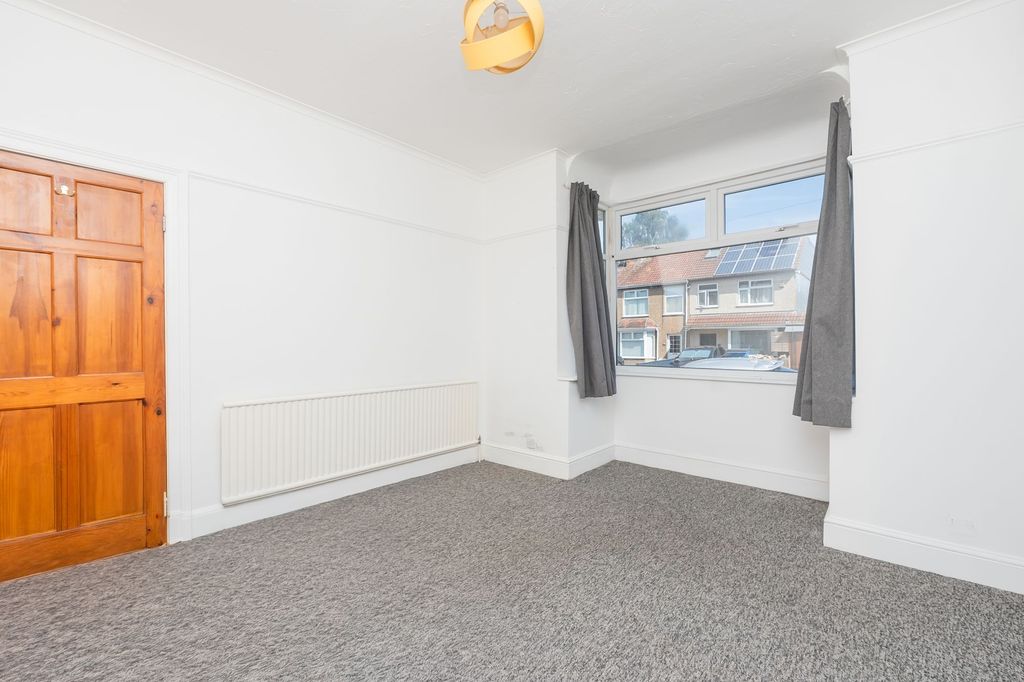 Property photo 3 of 21