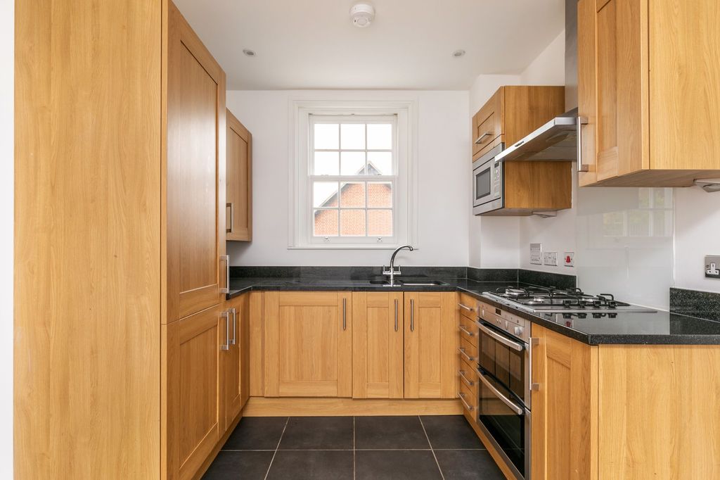 Property photo 2 of 6