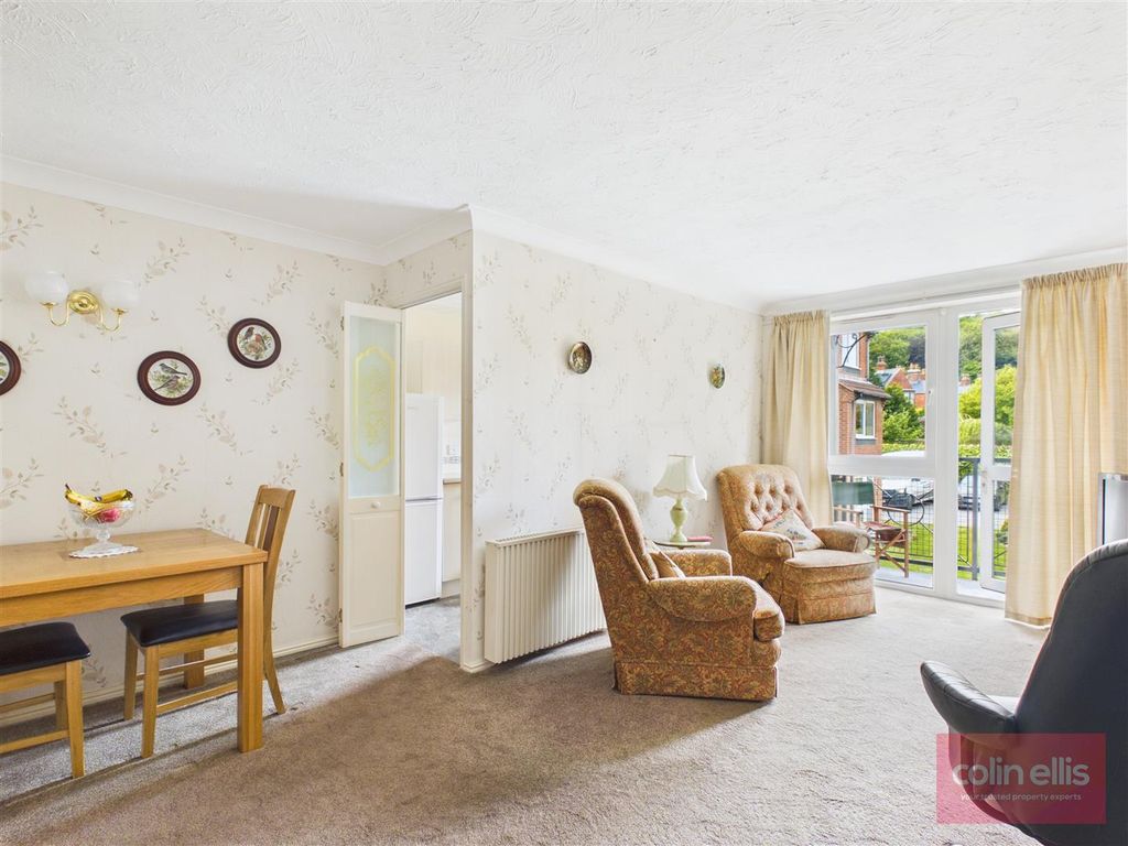 Property photo 3 of 14 Cam05075G0-Pr0371-Still008.Jpg