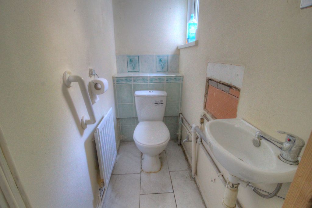 Property photo 3 of 13 WC