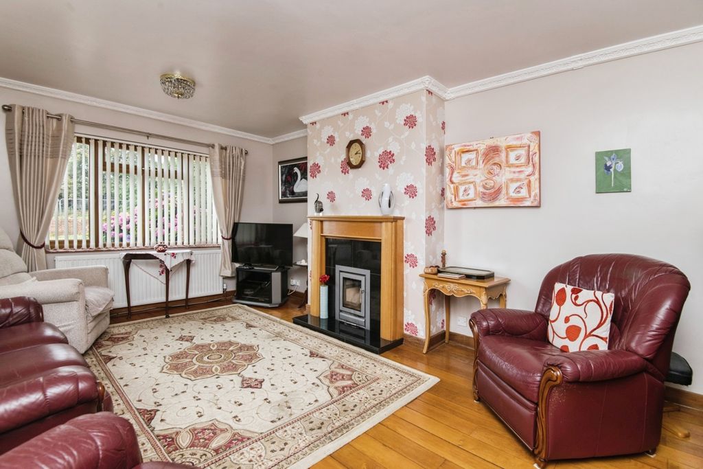 Property photo 2 of 17 Photo