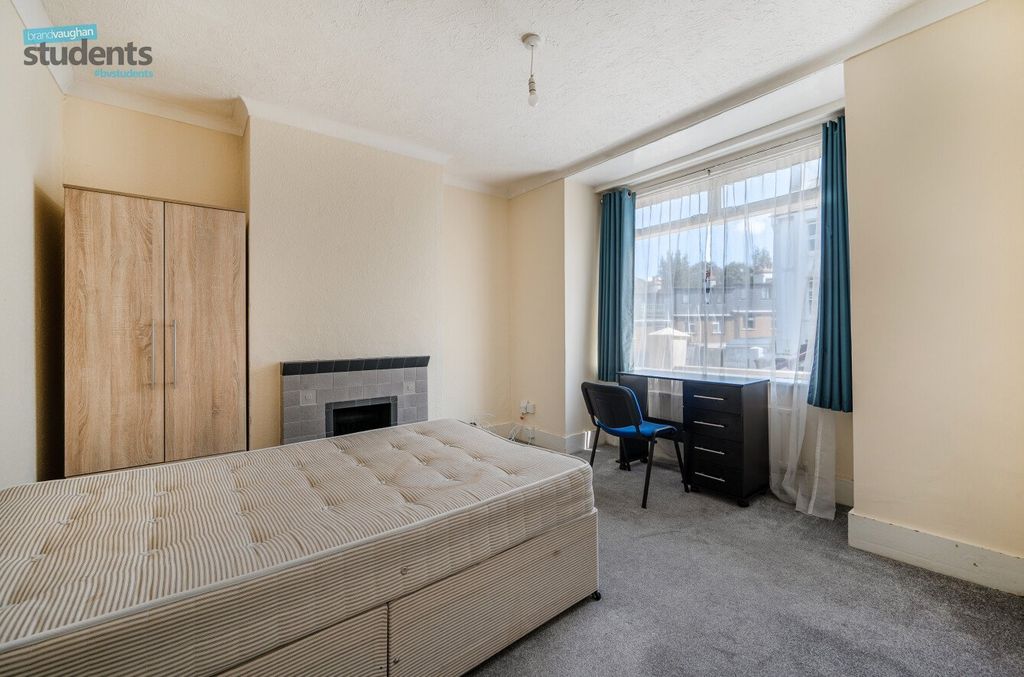 Property photo 3 of 11 Picture No. 18