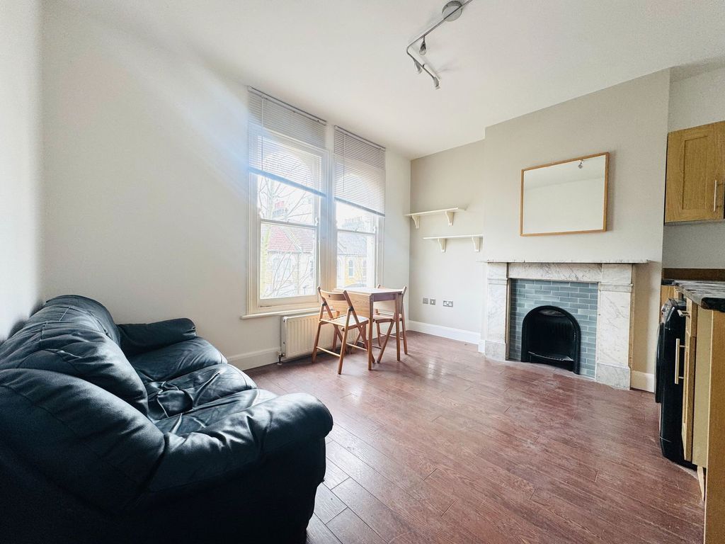 Property photo 2 of 8