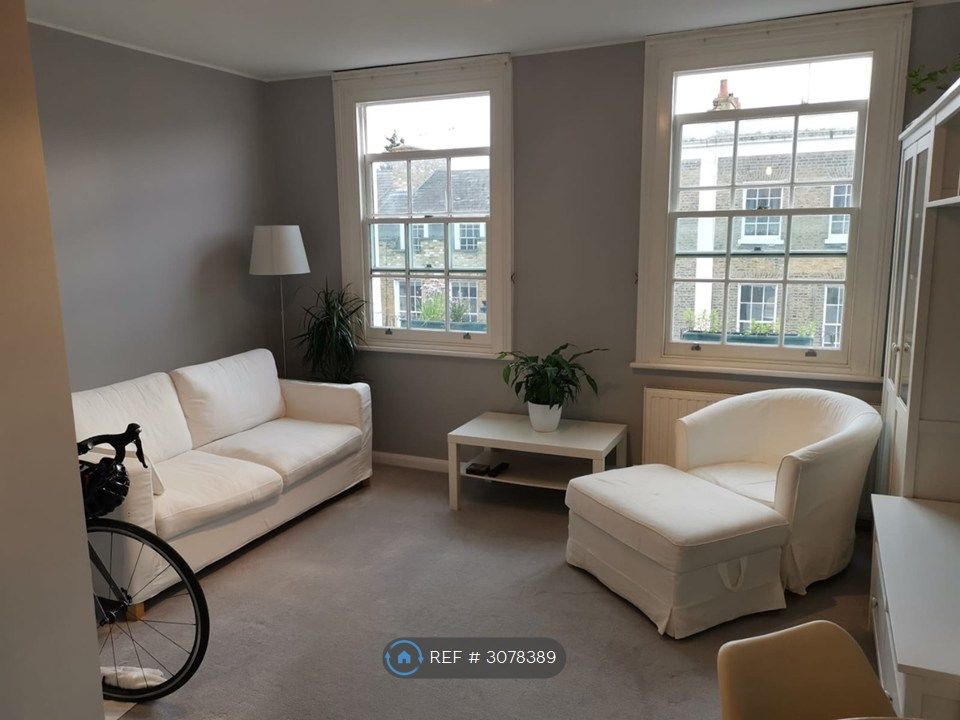 Property photo 1 of 6 Living Room