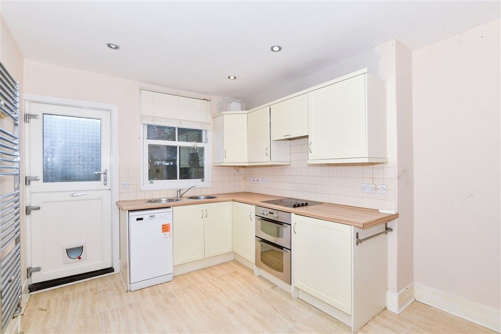 Property photo 1 of 8 Kitchen