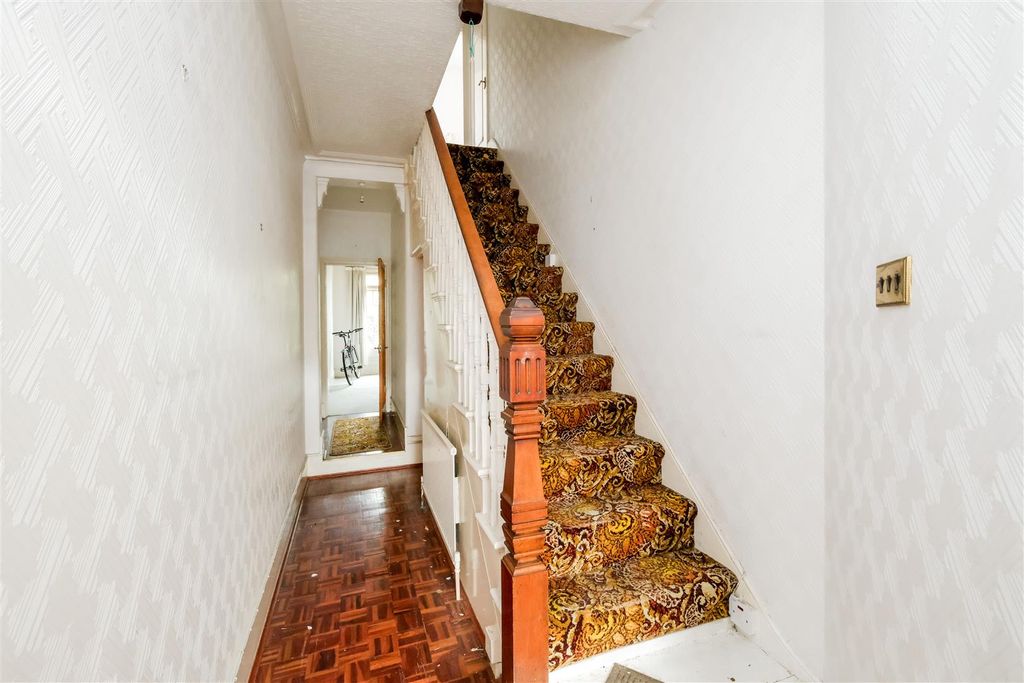 Property photo 2 of 27 2