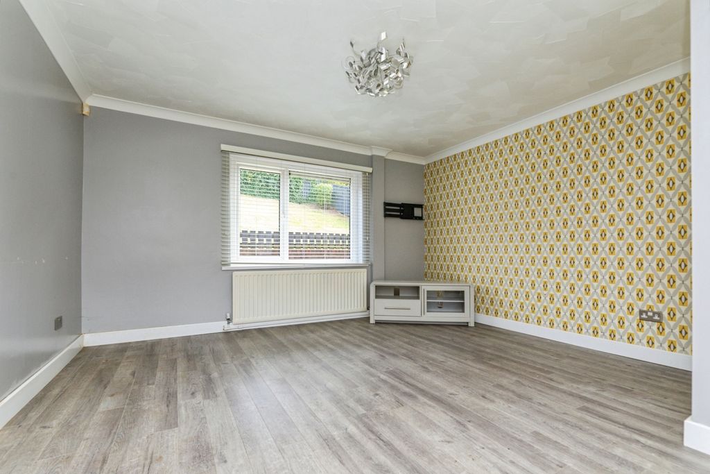 Property photo 3 of 18 Pbox-Bedroom-330846.Jpg