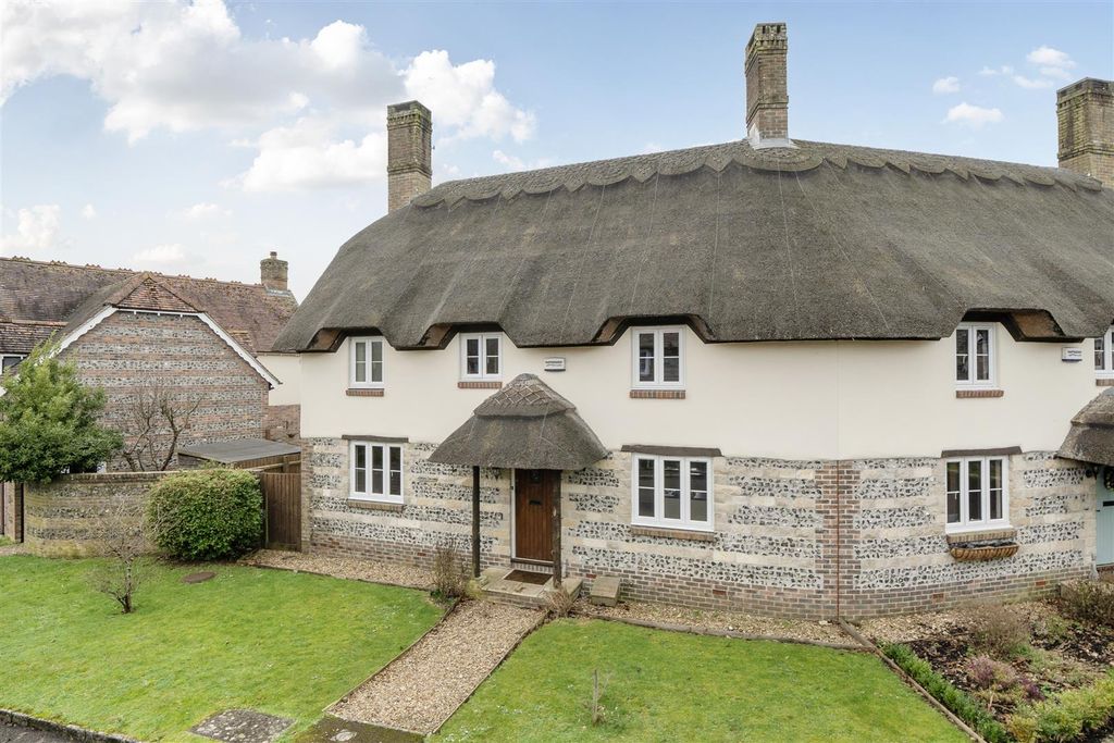 Property photo 1 of 22 Elevated Front Aspect