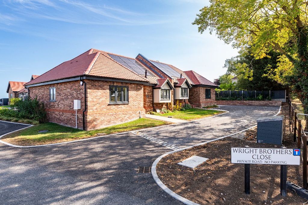 Property photo 1 of 27