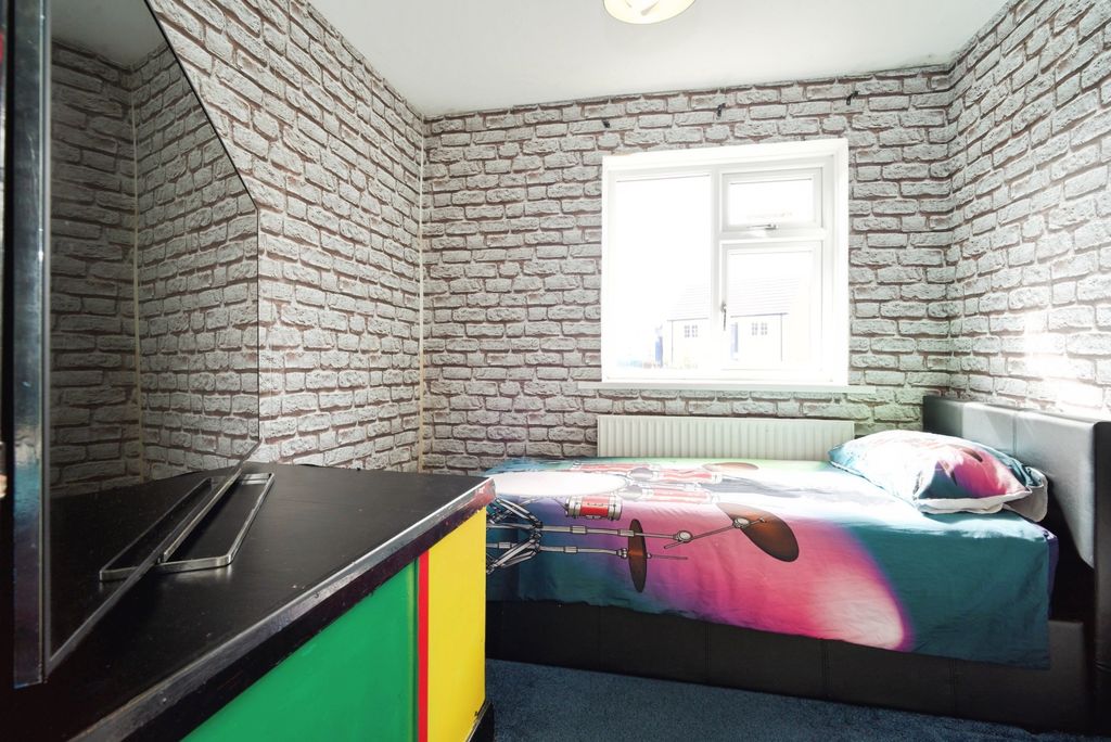 Additional image 18 of 4 bed semi-detached house for saleCrossley Lane, Huddersfield HD5