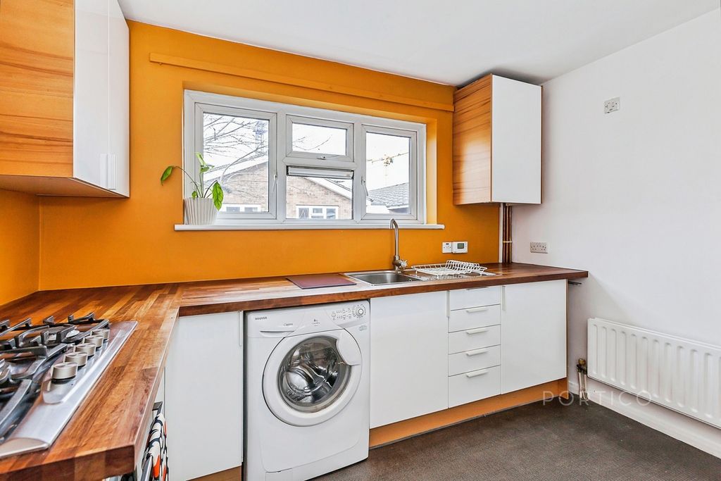 Property photo 3 of 10 Pbox-Img.Jpg