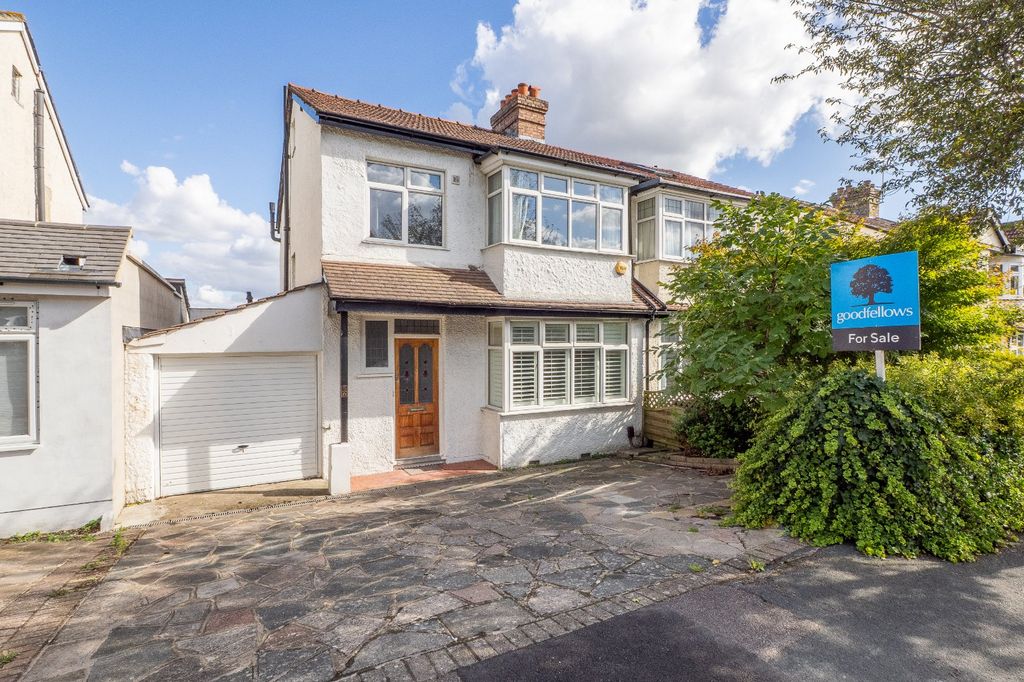 Property photo 1 of 17 Picture No. 02