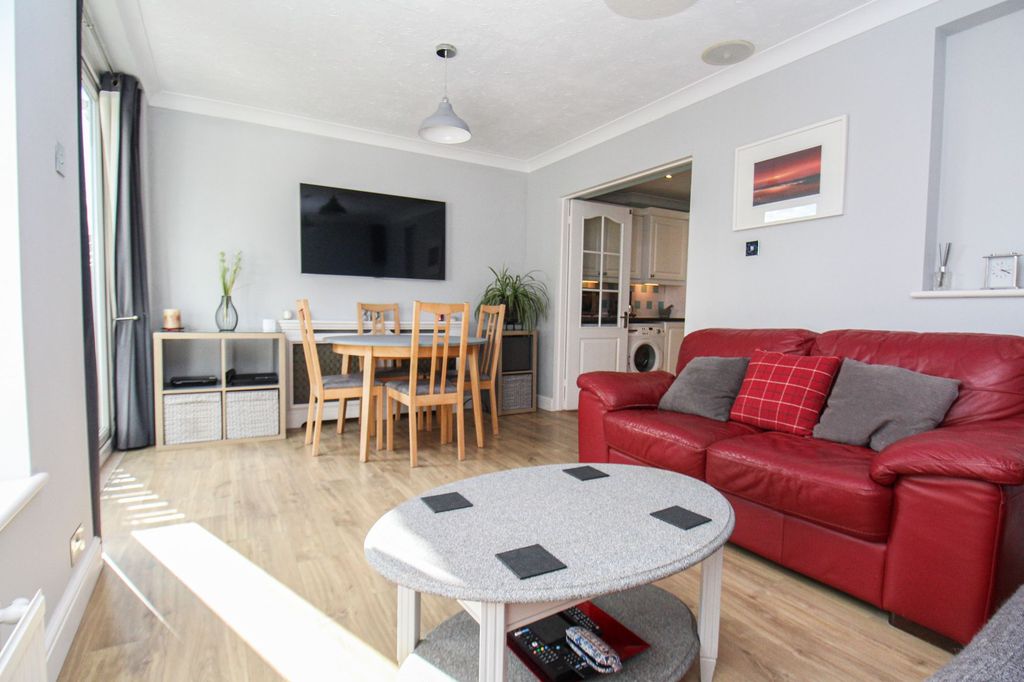 Property photo 3 of 25