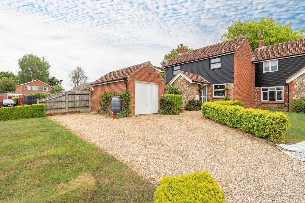 Property photo 1 of 23