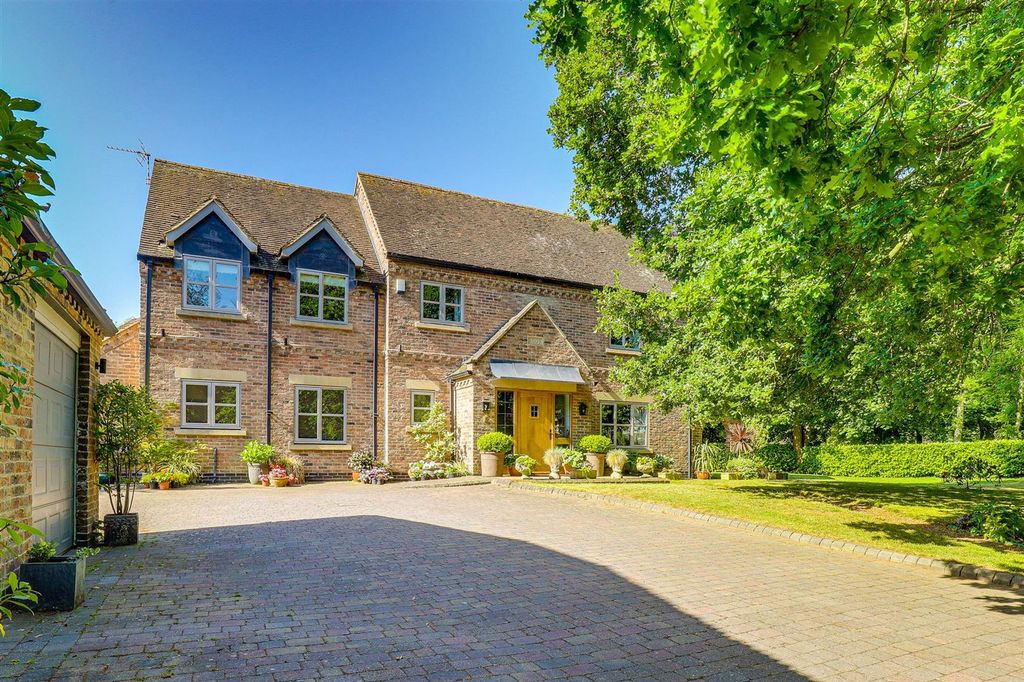 Property photo 1 of 39