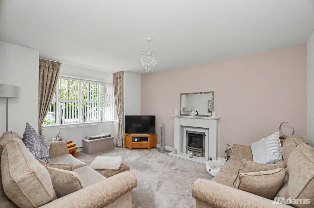 Property photo 2 of 27