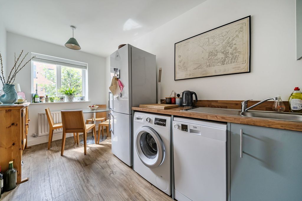 Property photo 3 of 17 Kitchen/Dining Room (2)