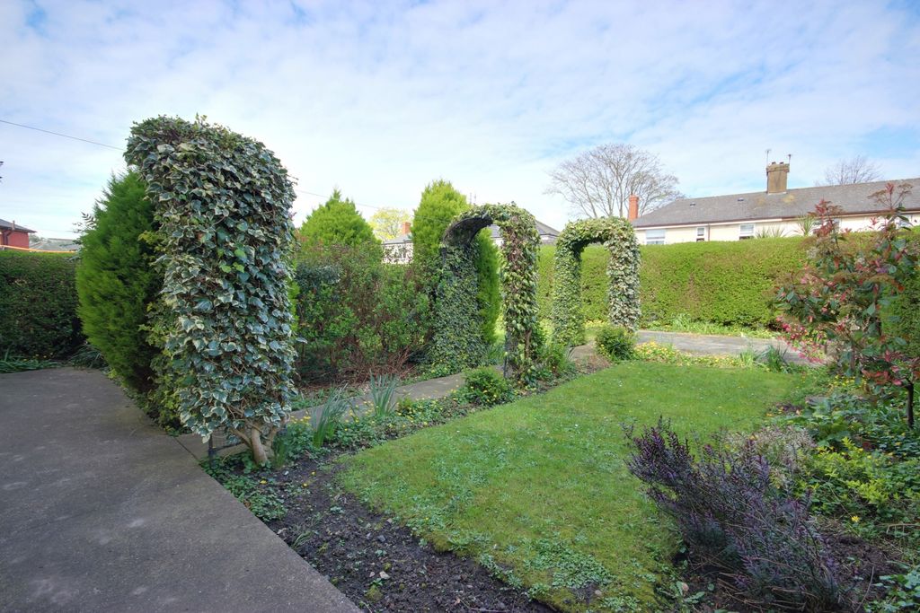 Property photo 2 of 16 1 Garden A