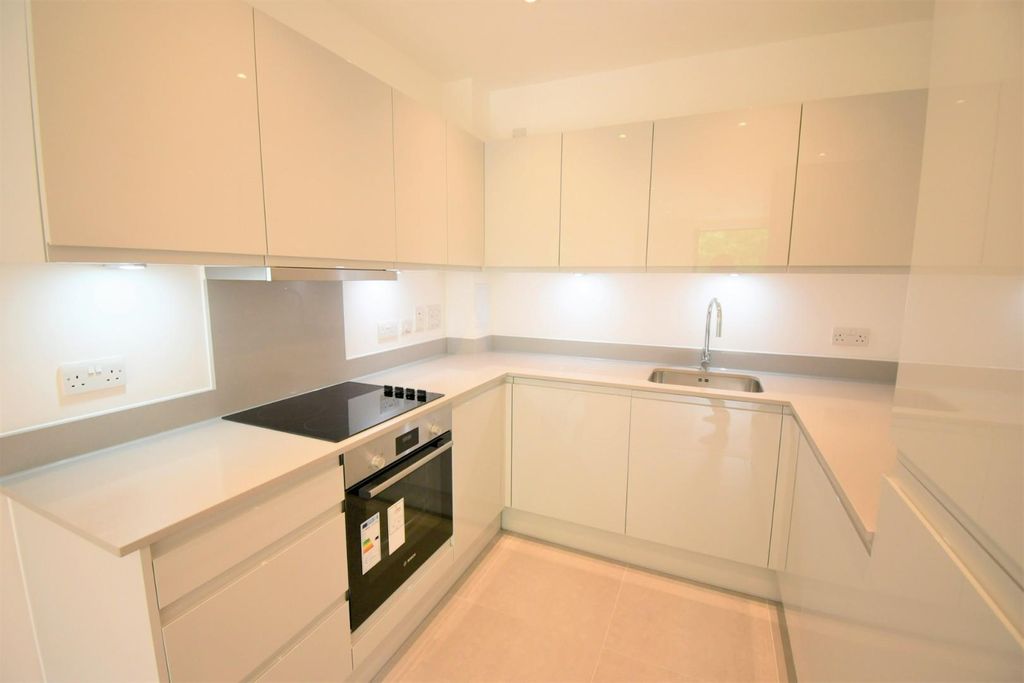 Property photo 2 of 10 Kitchen 2
