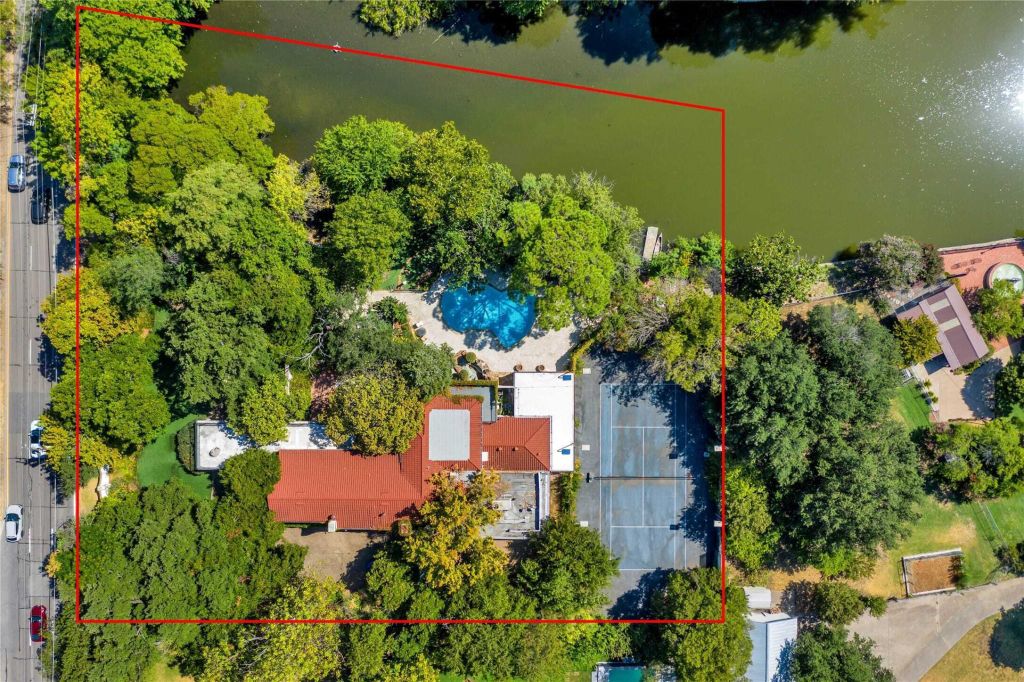 Property photo 1 of 22