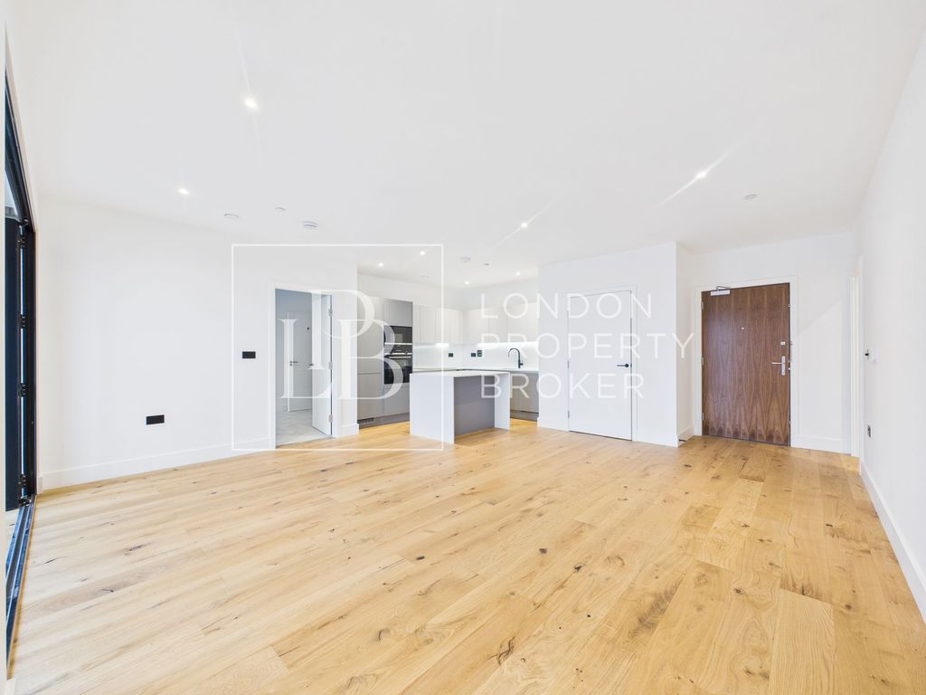 Property photo 2 of 26