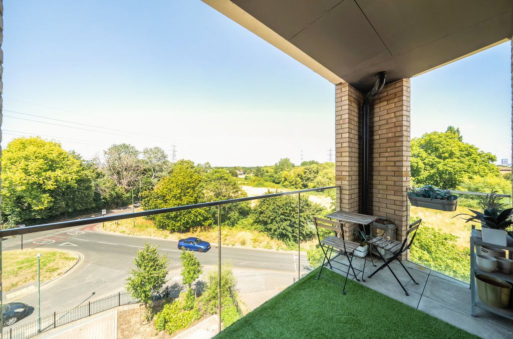 Property photo 2 of 21 Balcony