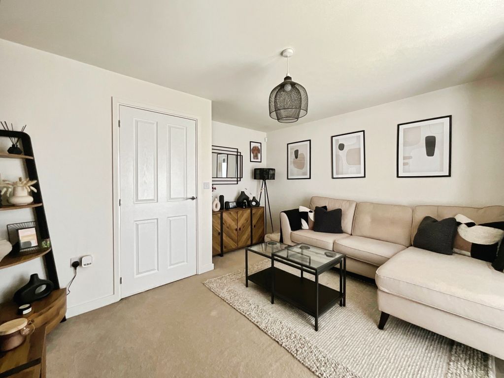 Property photo 3 of 13 18F31Fea-8-40C5-9125-4093F491Eba3-3040-00000144D656F61B