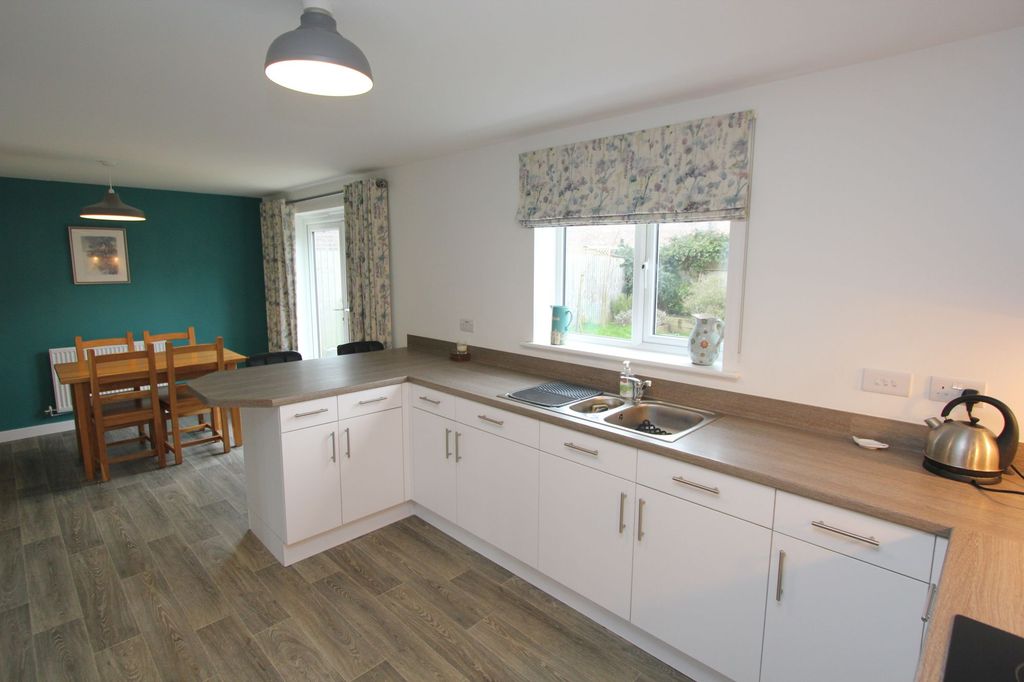 Property photo 3 of 24