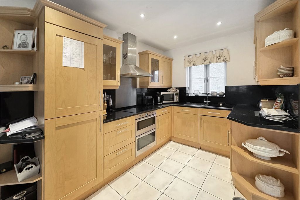 Property photo 3 of 18 Picture No. 12