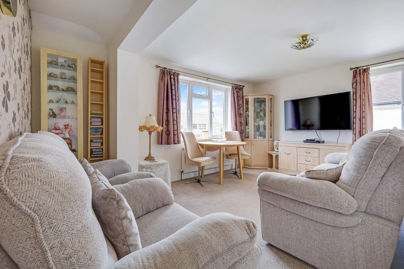 Property photo 3 of 14 4680944