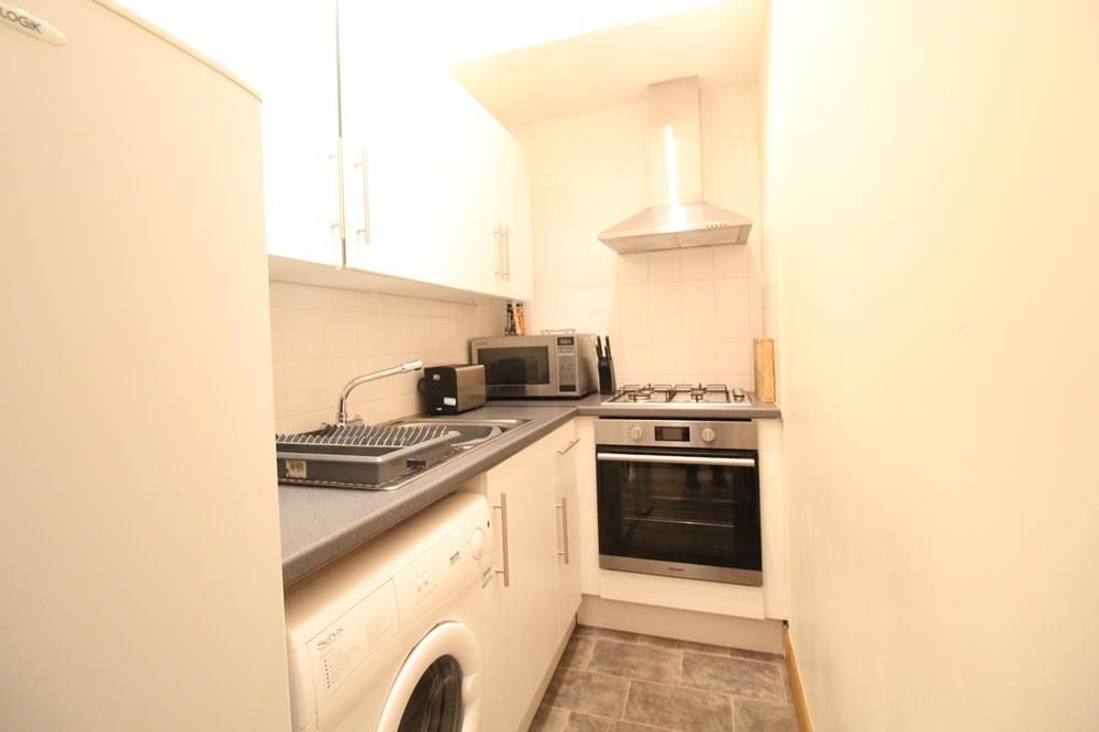 Property photo 3 of 6 Kitchen