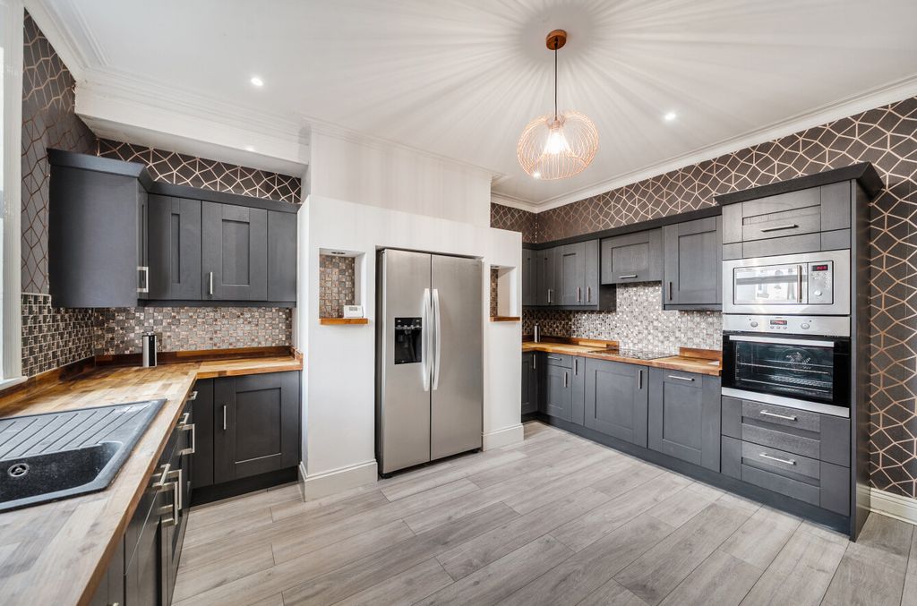 Property photo 2 of 21 1392934-14-69414B...