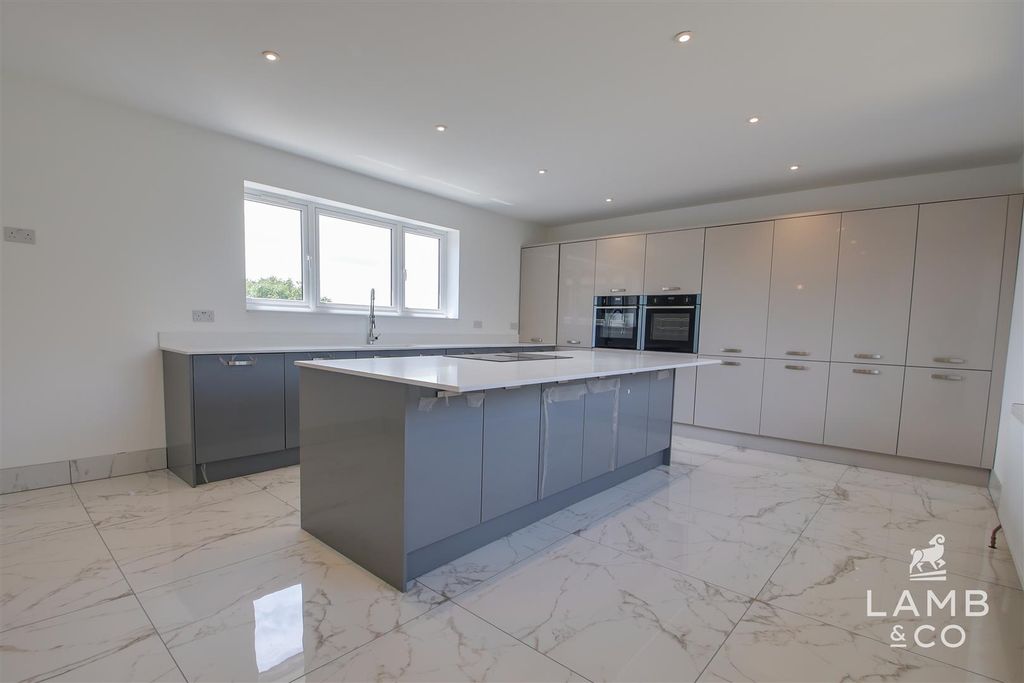 Property photo 3 of 38 Kitchen