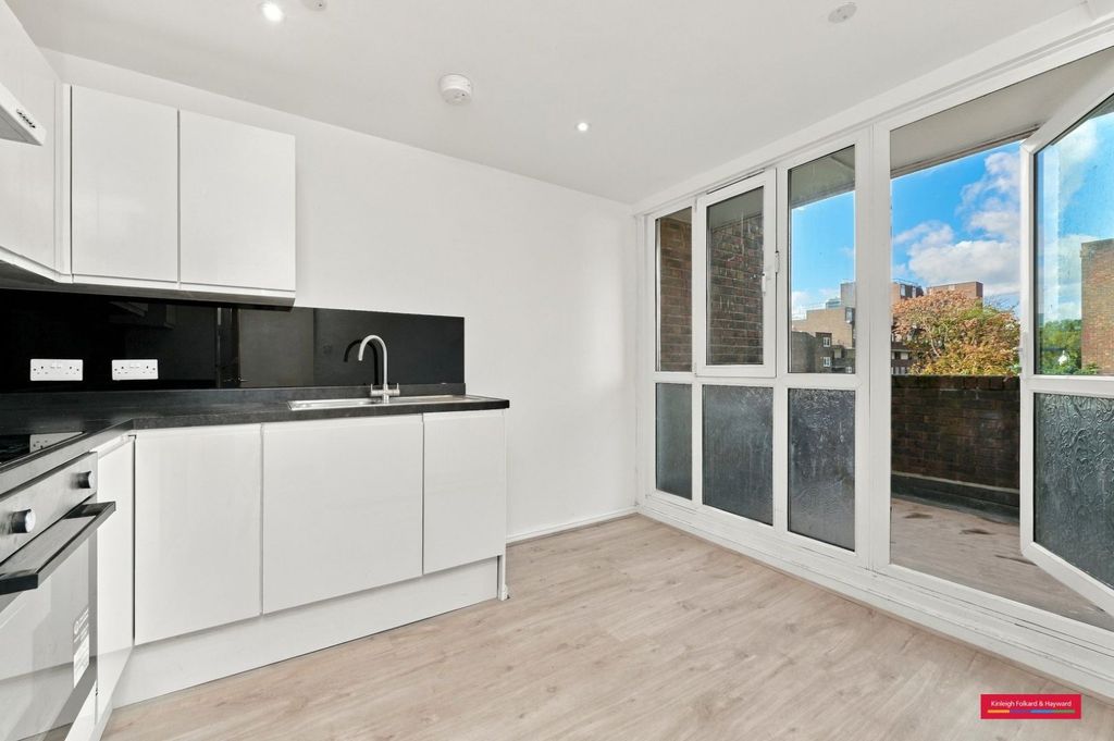 Property photo 1 of 21 Picture No. 08