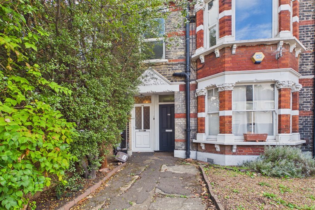 Property photo 1 of 11 External