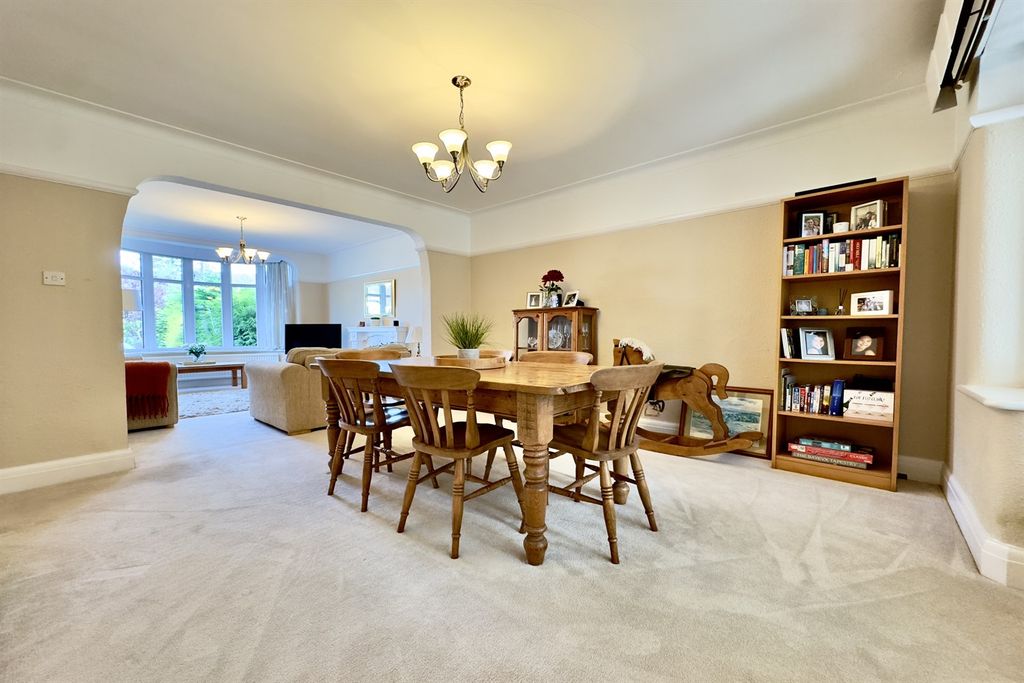 Property photo 3 of 20 Dining Room