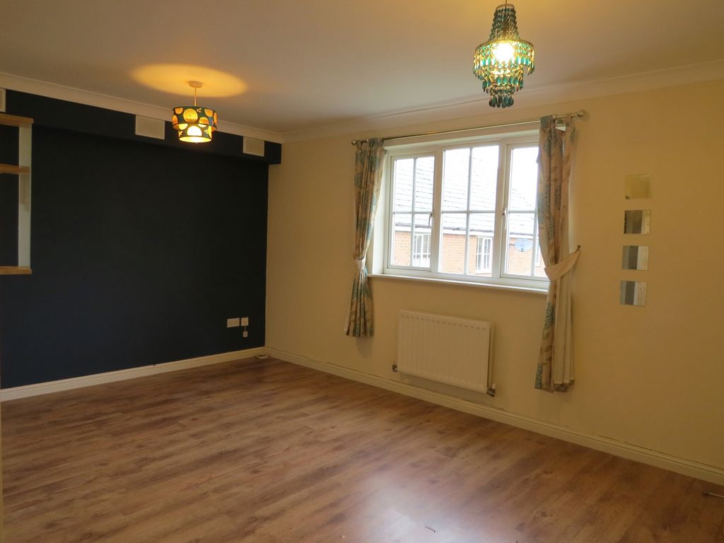 Property photo 3 of 6 Living Room