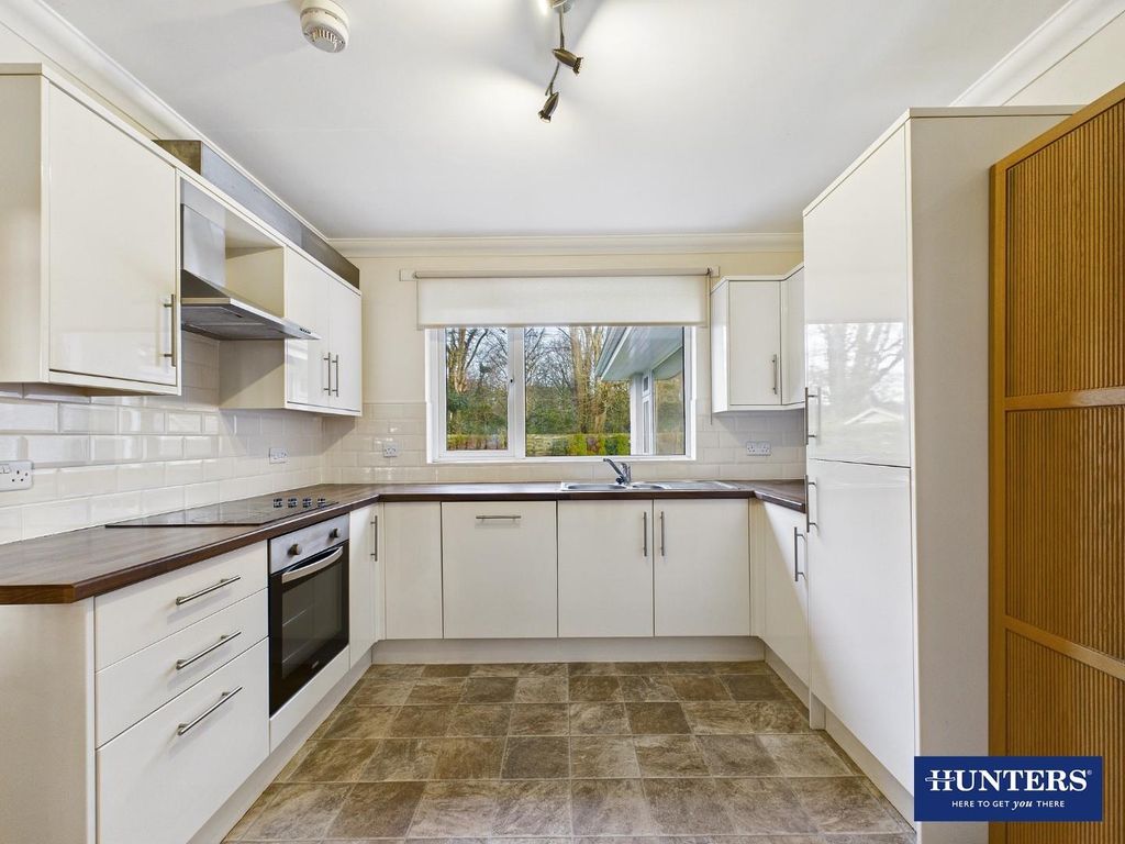 Property photo 2 of 29 Kitchen