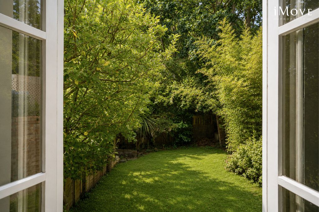 Property photo 2 of 21