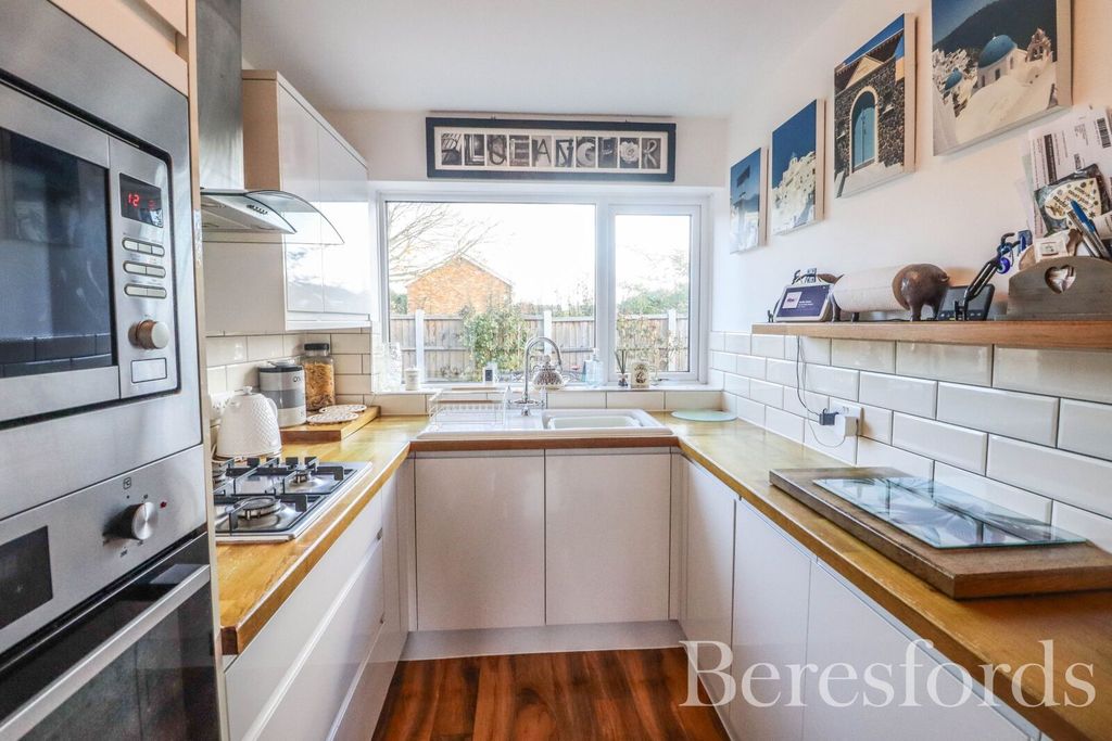 Property photo 3 of 12 Picture No. 02