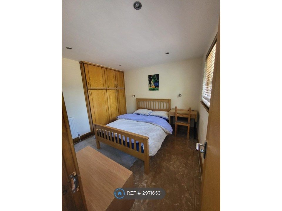 Property photo 1 of 11 Bedroom 3