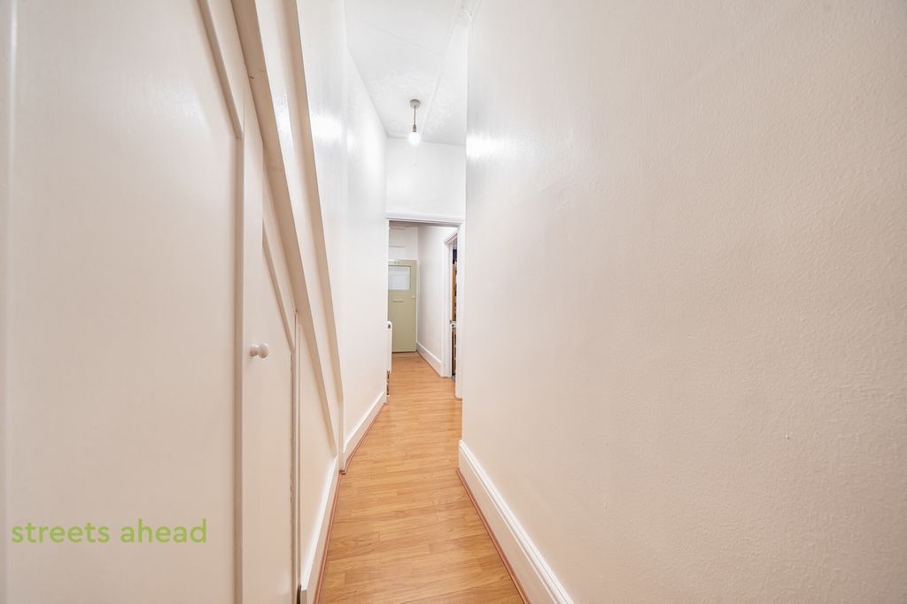 Property photo 3 of 12 2Cddc974-8d8B-426...