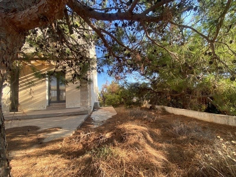 Property photo 2 of 30