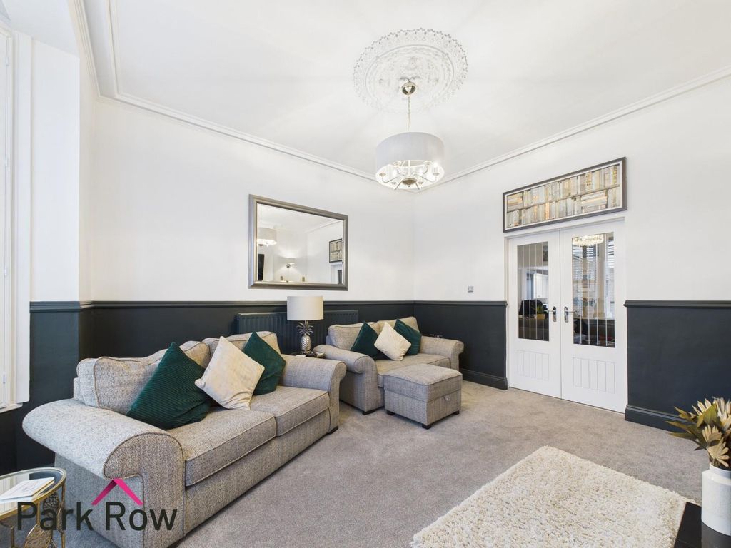 Property photo 3 of 36