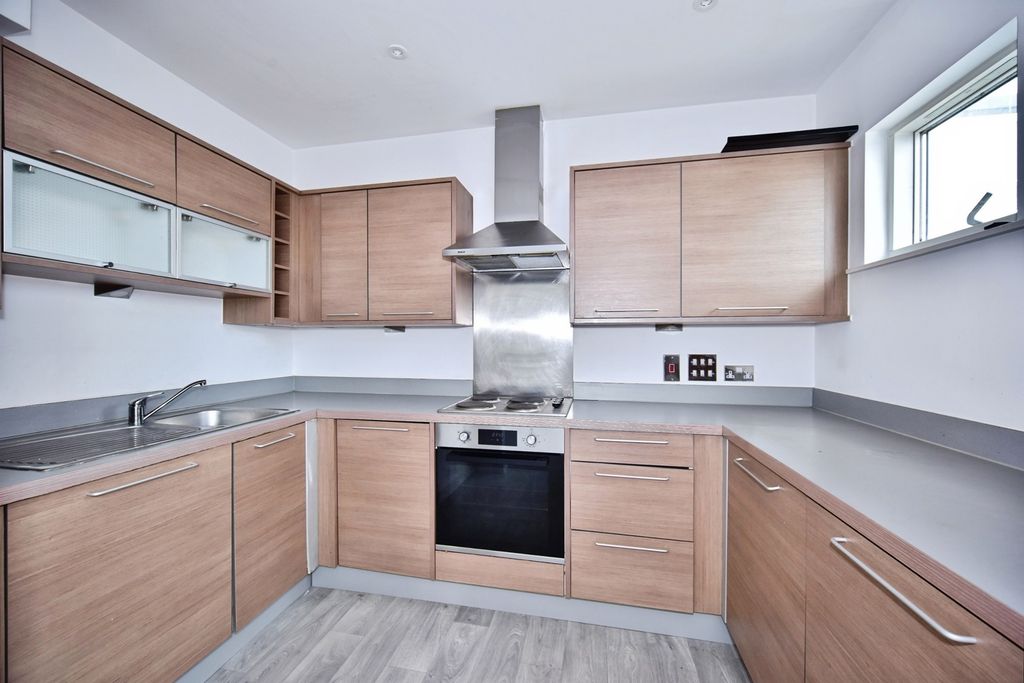 Property photo 2 of 16 Pbox-Img.Jpg