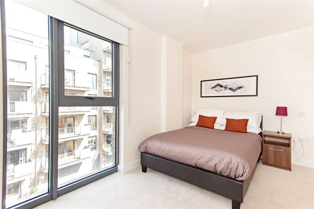 Property photo 3 of 10 Bedroom