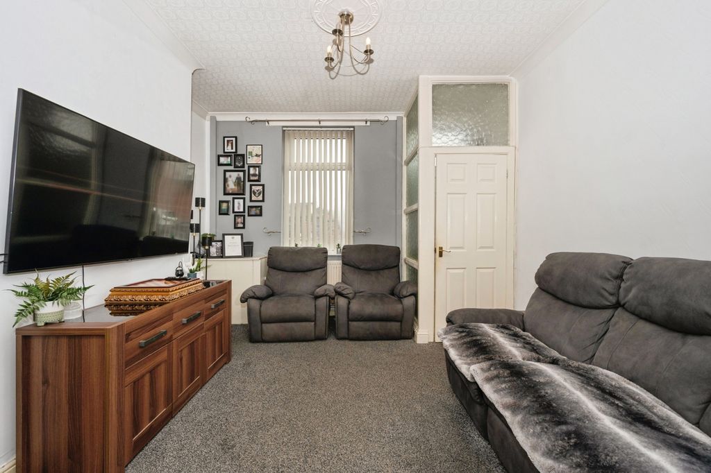 Property photo 3 of 17 Photo
