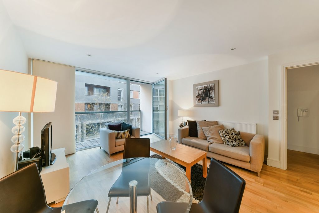 Property photo 1 of 10 Living Area