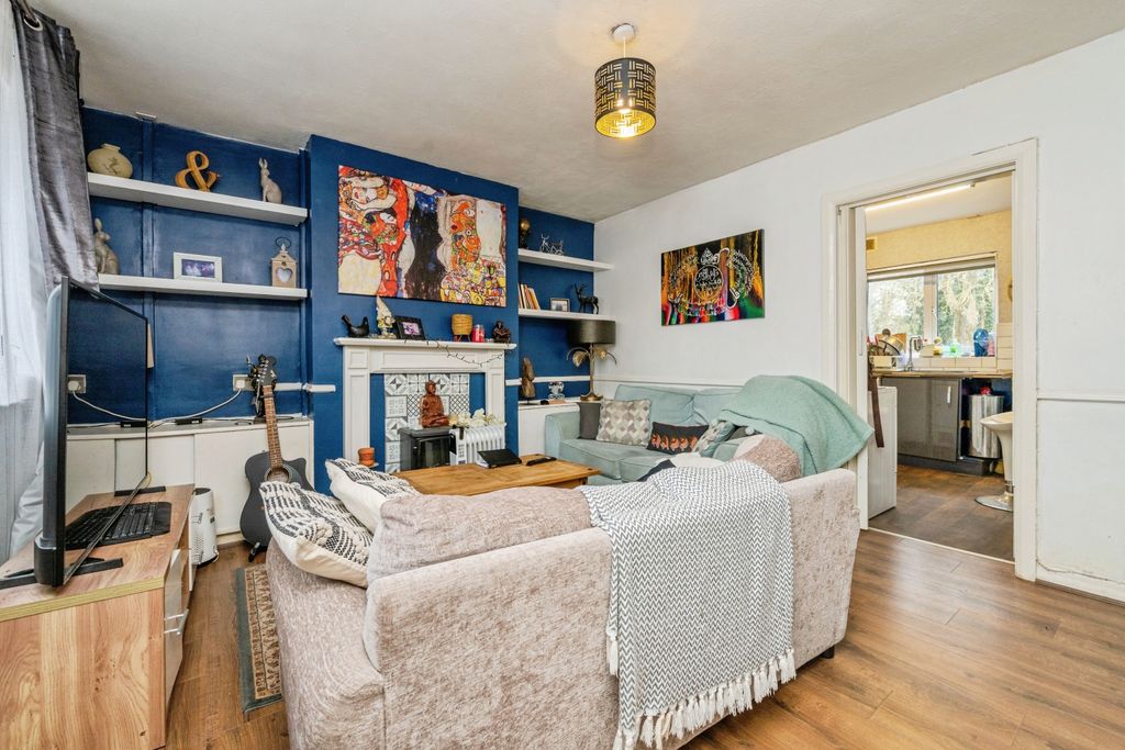 Property photo 2 of 15